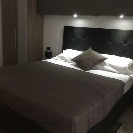 נאפולי Mb95 - Mezzocannone Luxurious Bed&Breakfast מראה חיצוני תמונה