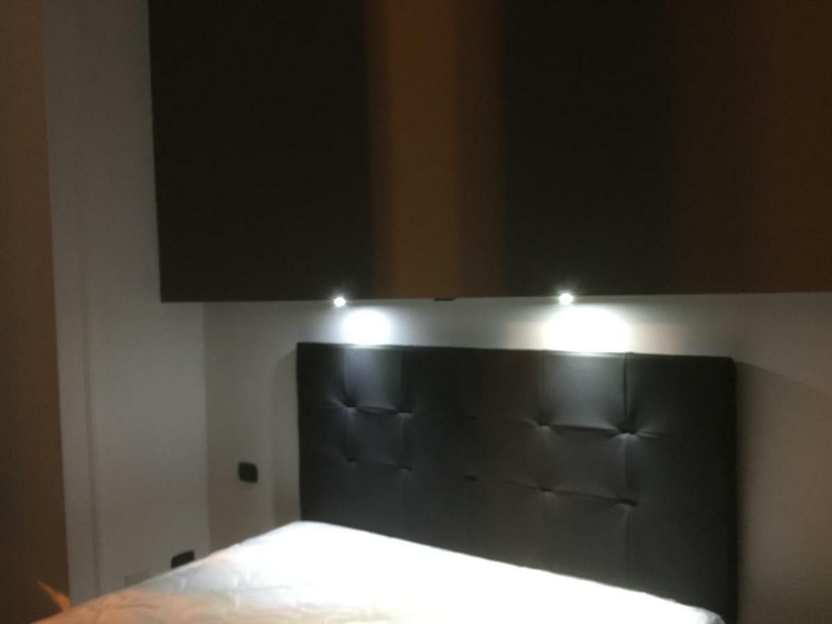 נאפולי Mb95 - Mezzocannone Luxurious Bed&Breakfast מראה חיצוני תמונה