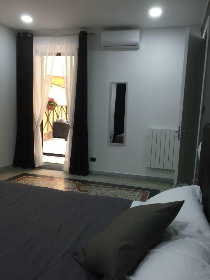 נאפולי Mb95 - Mezzocannone Luxurious Bed&Breakfast מראה חיצוני תמונה