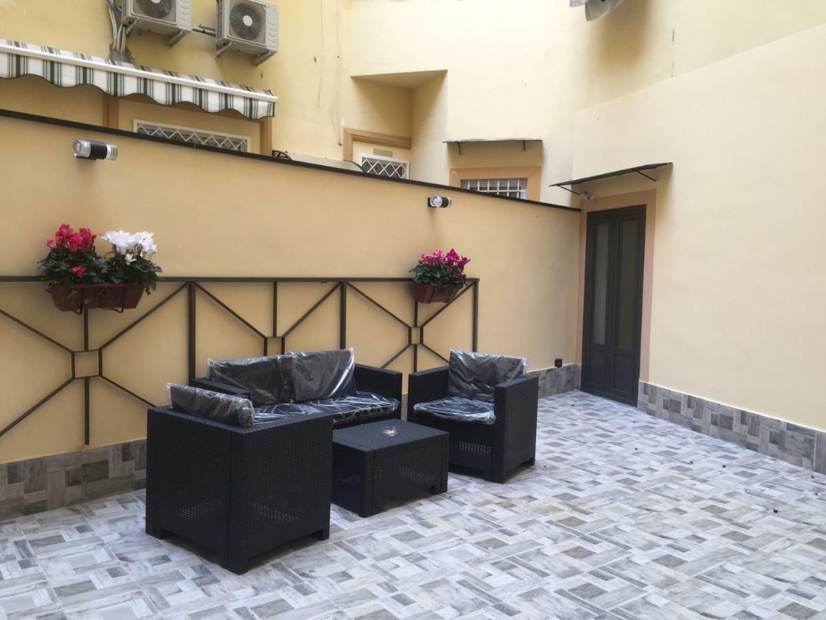 נאפולי Mb95 - Mezzocannone Luxurious Bed&Breakfast מראה חיצוני תמונה